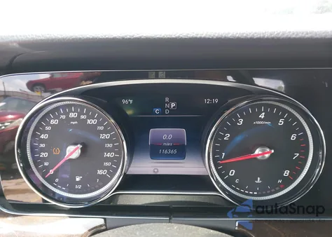 2017 Mercedes-Benz E 300 z USA, uszkodzony, nr VIN WDDZF4JB5HA011651